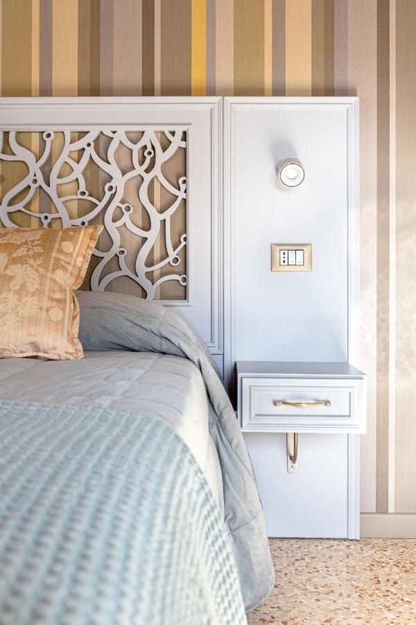 Ca' Cappello Venice Apartment 2 With Canal View מראה חיצוני תמונה